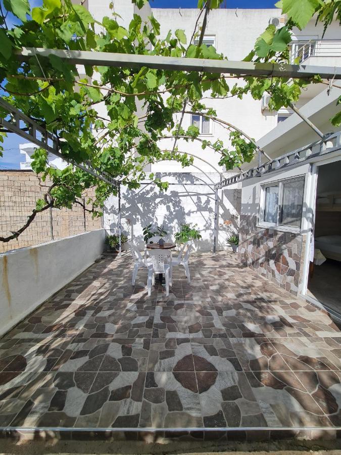 Ava'S Guesthouse คซามิล ภายนอก รูปภาพ