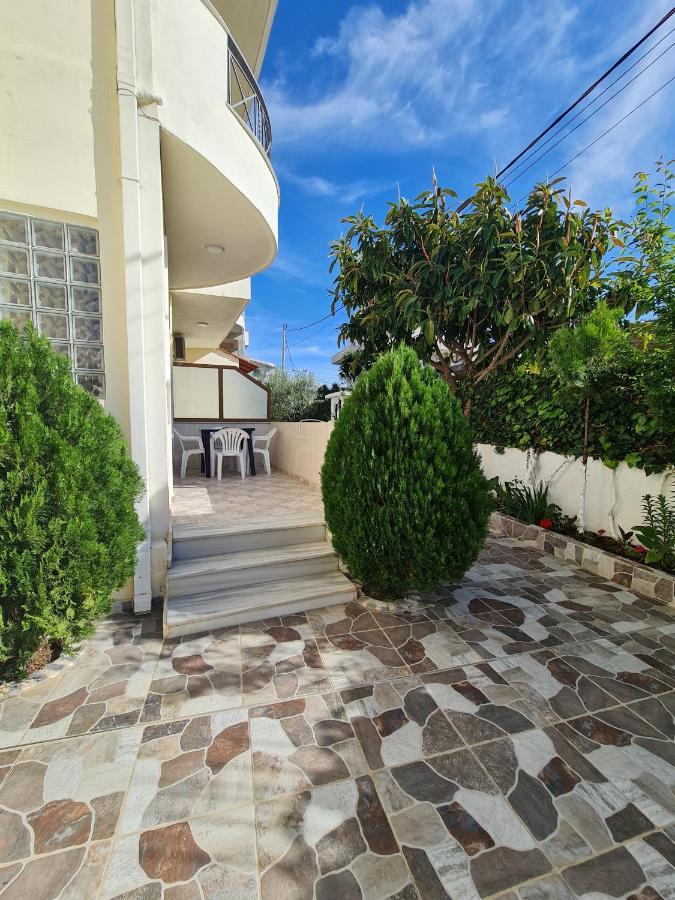 Ava'S Guesthouse คซามิล ภายนอก รูปภาพ
